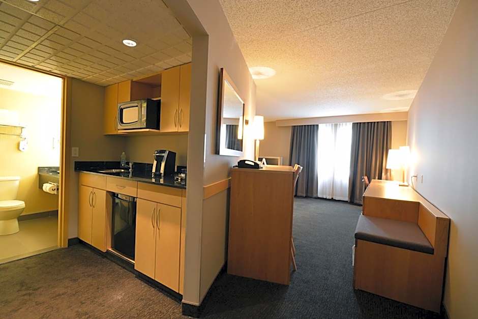 iHOTEL & Conference Centre Red Deer
