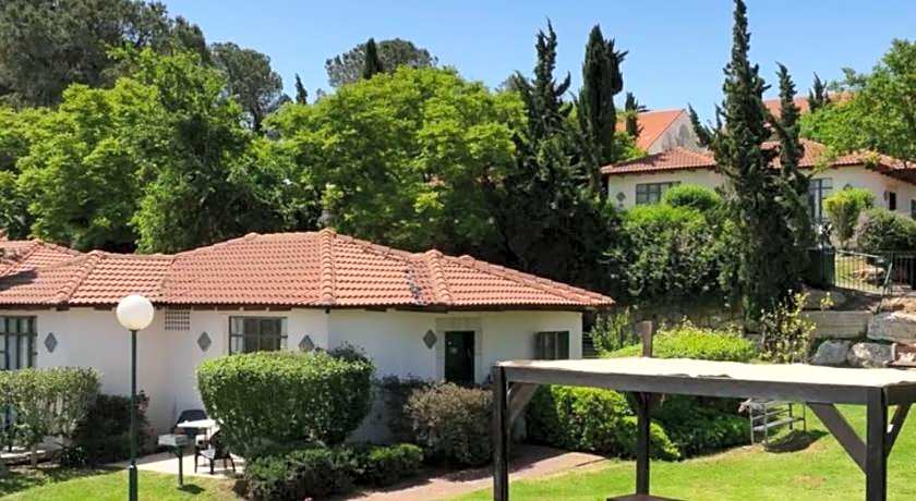 Shoresh Green Hills Hotel