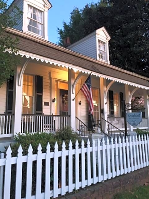 Riverboat Bed & Breakfast