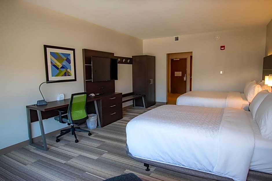 Holiday Inn Express and Suites Tonawanda Buffalo Area