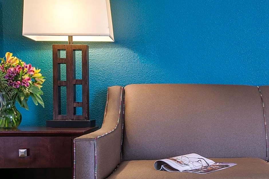 Holiday Inn Express Washington DC East- Andrews AFB By IHG