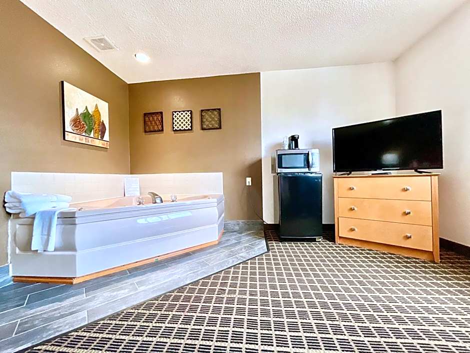 The Quincy Inn & Suites