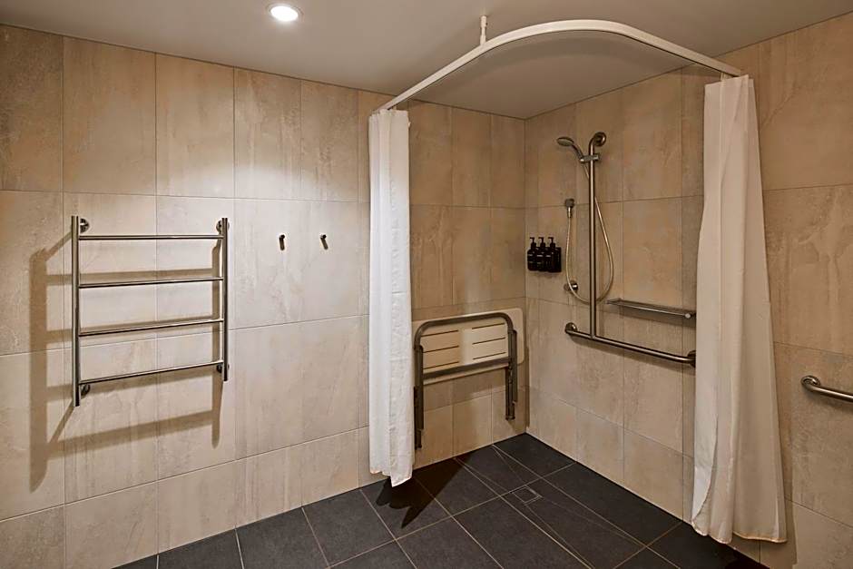 Kennigo Hotel Brisbane, Independent Collection by EVT
