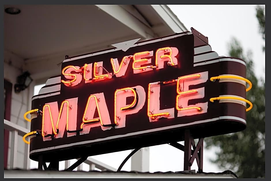 Silver Maple Inn