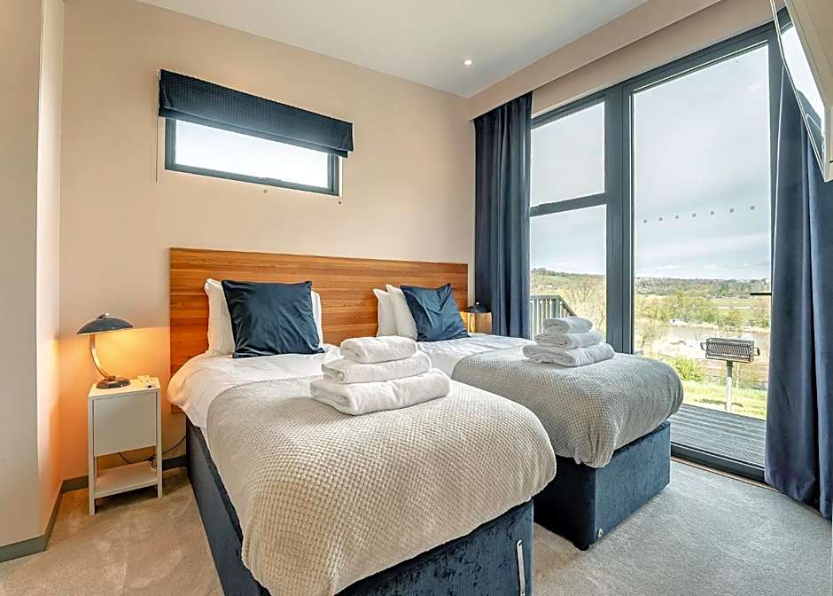 Swanborough Lakes Luxury Lodges