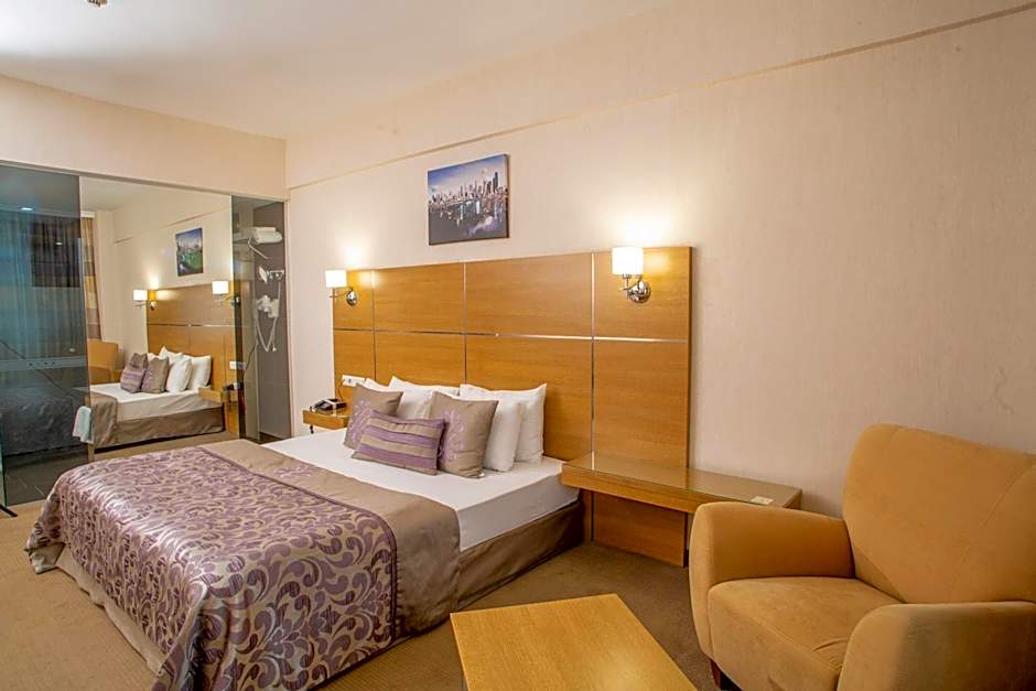 Grand Cali Hotel