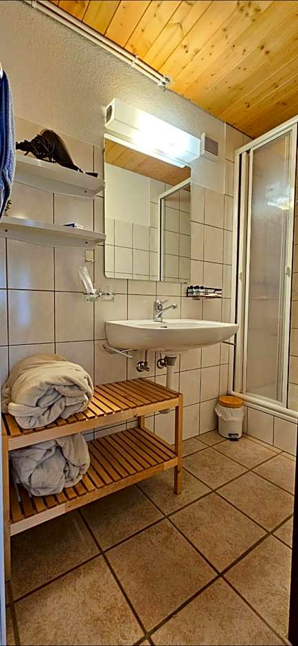 Miramont Horse Trekking Hostel