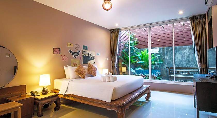 Feung Nakorn Balcony