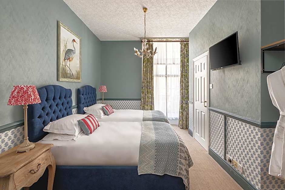 Photo 1 of 7 of Superior 2 Beds