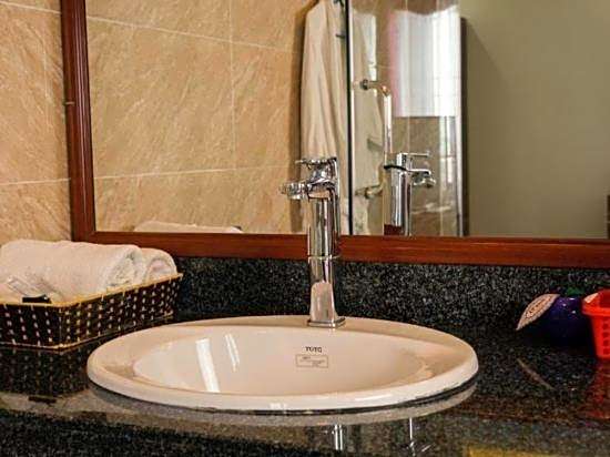 Family Airport Hotel