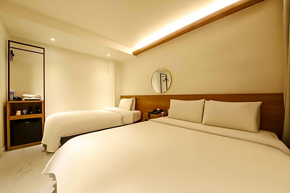Busan Seomyeon Business Hotel J7