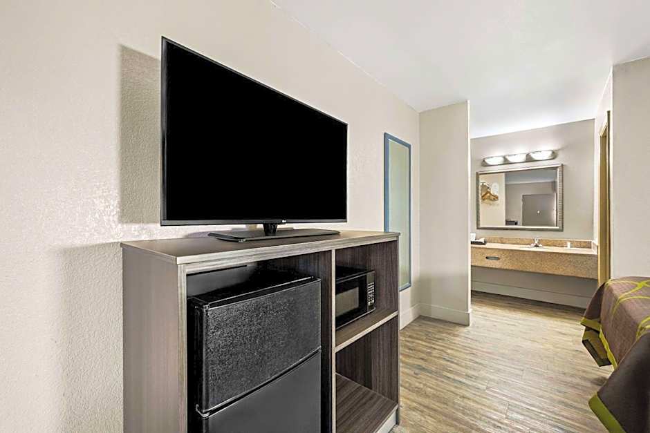 Super 8 by Wyndham Garysburg/Roanoke Rapids