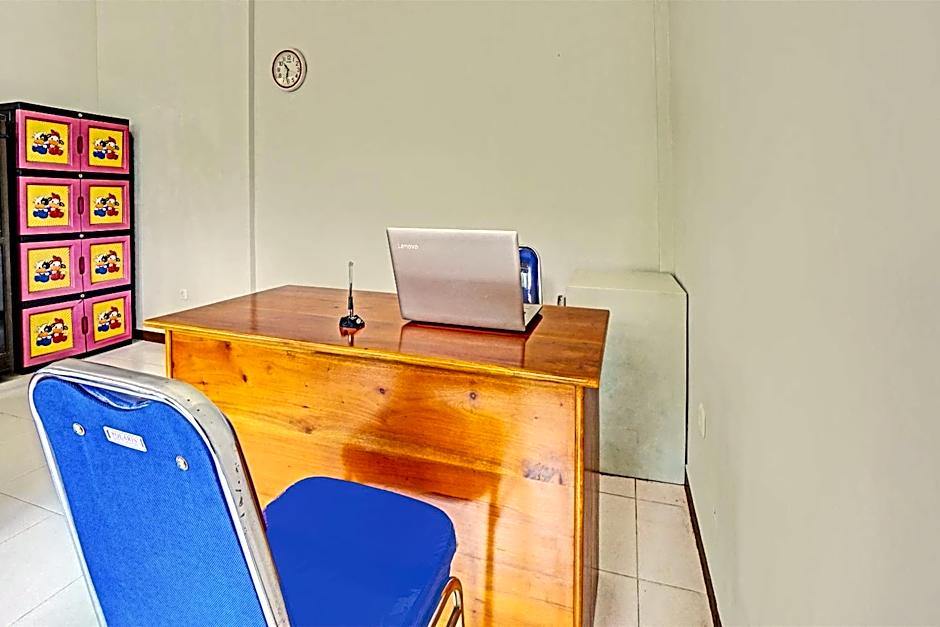 OYO Life 92021 Dua Putra Homestay Klayar