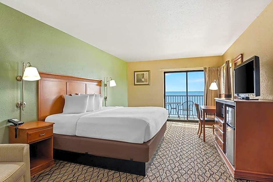 Beachfront Hotel Houghton Lake