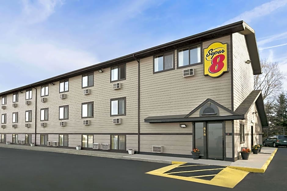 Super 8 by Wyndham Kalamazoo