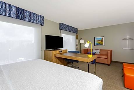 King Studio with Sofa Bed - Non-Smoking