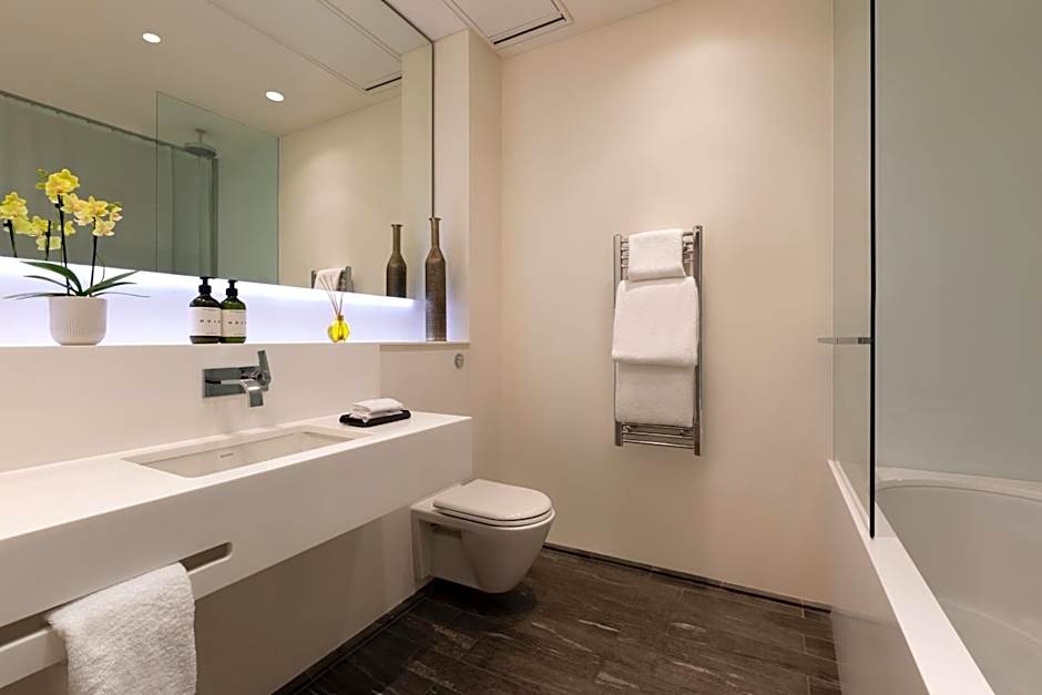 Town Hall Hotel & Apartments