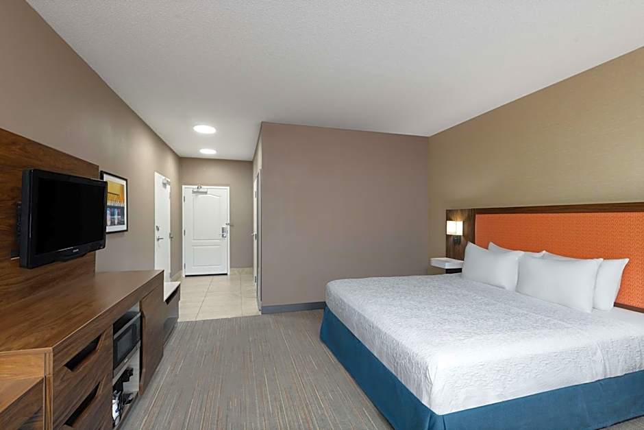 Hampton Inn By Hilton And Suites Harrisburg/North, Pa