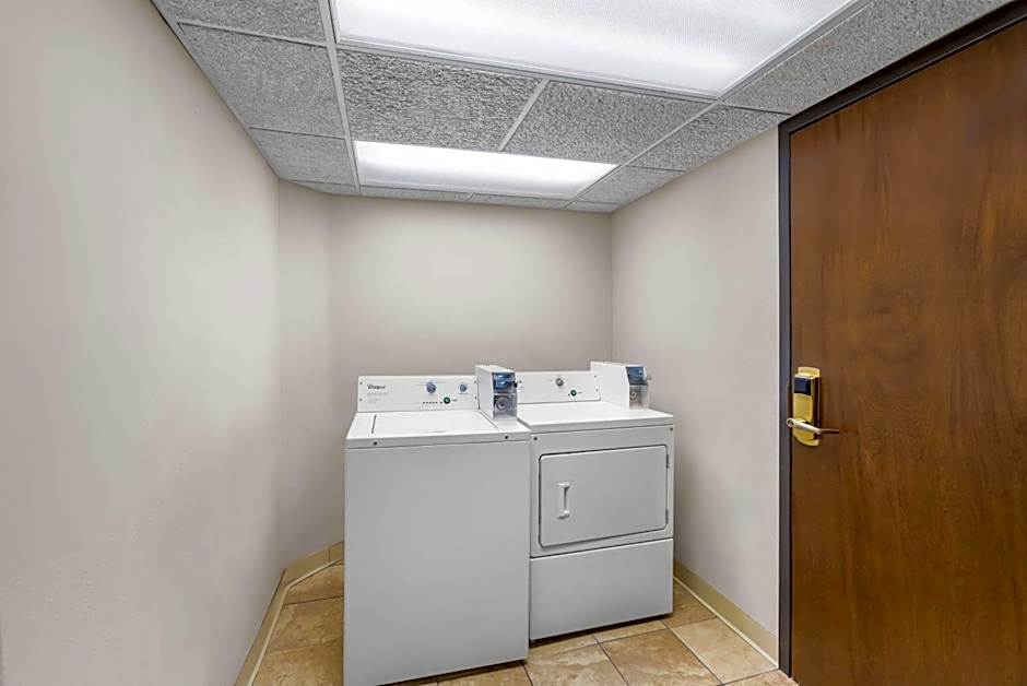 Sonesta Essential Houston Hobby Airport