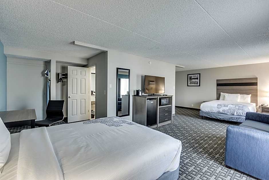 Days Inn & Suites by Wyndham Spokane