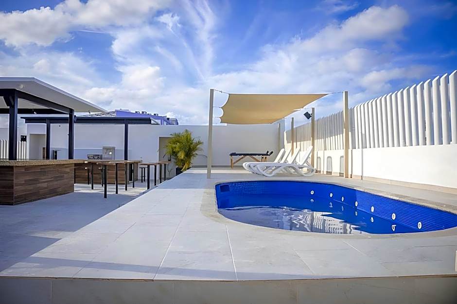 Nomads Party Hotel & Hostel