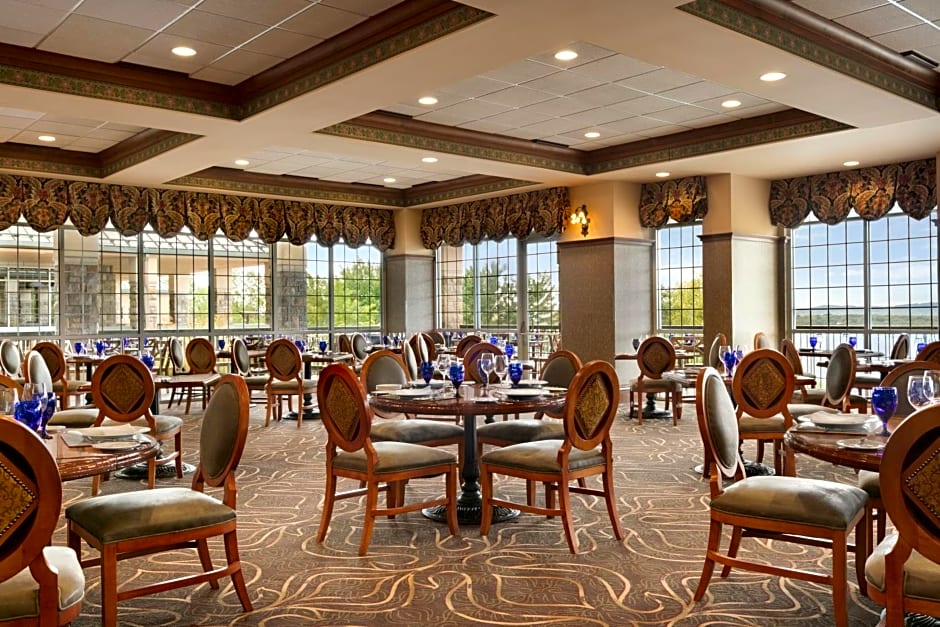 Chateau on the Lake Resort Spa and Convention Center