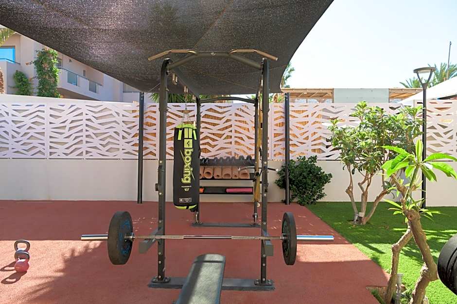 High Beach White - Adults Only