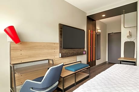1 King Bed