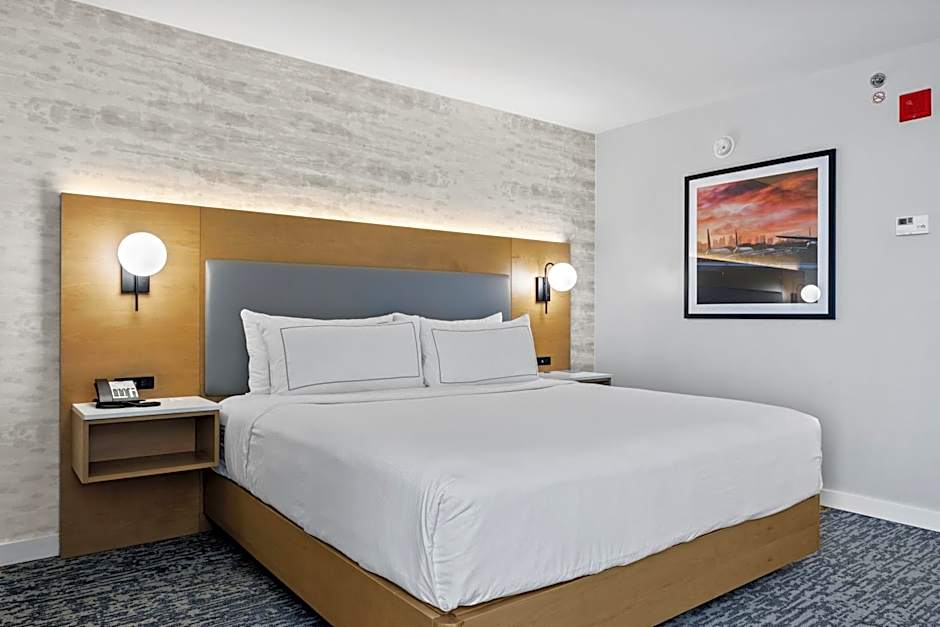 DoubleTree by Hilton New York JFK Airport