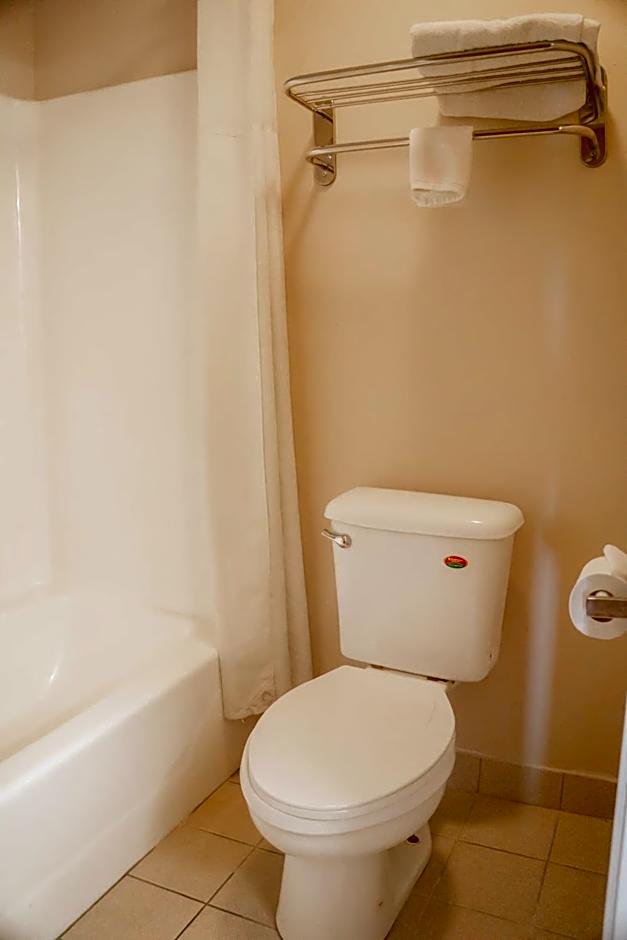 Capital O Fairway Inn - Baytown La Porte TX