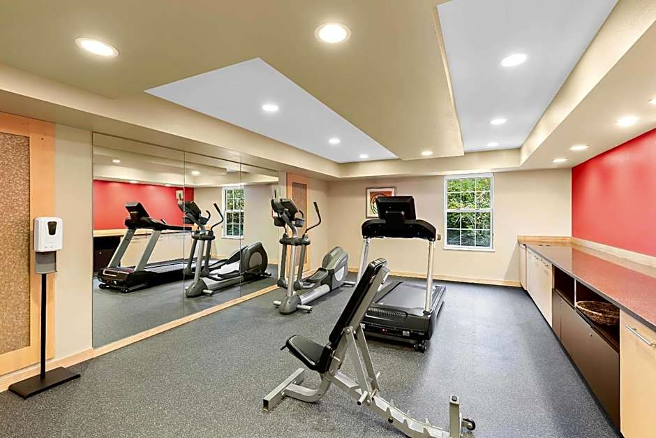 MainStay Suites Middleburg Heights Cleveland Airport