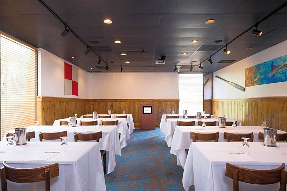 DoubleTree by Hilton Laurel