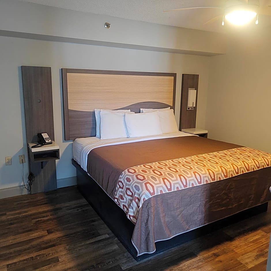 Mountain Vista Inn & Suites - Near the Island inPigeon Forge