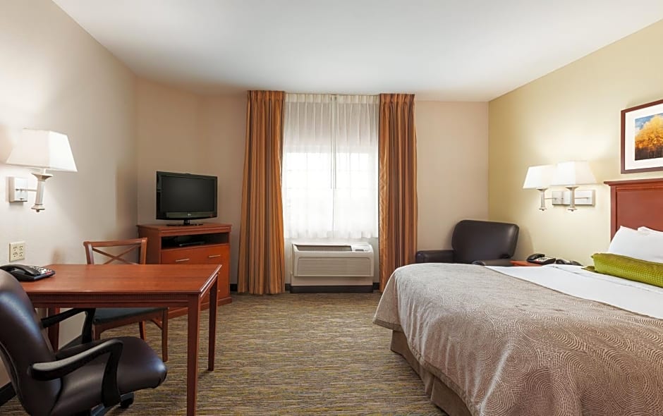 Candlewood Suites Lake Jackson, an IHG Hotel
