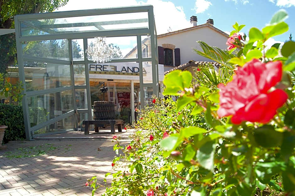 La Valle Dei Caprioli Village Bungalow Park - Freelandia Azienda Agricola