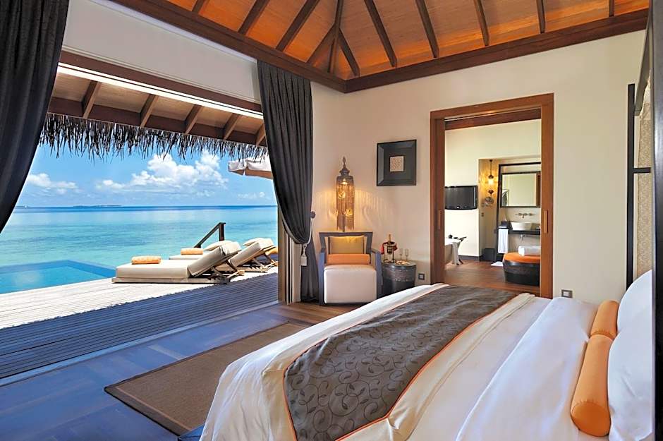 Photo 1 of 7 of Ocean Suite