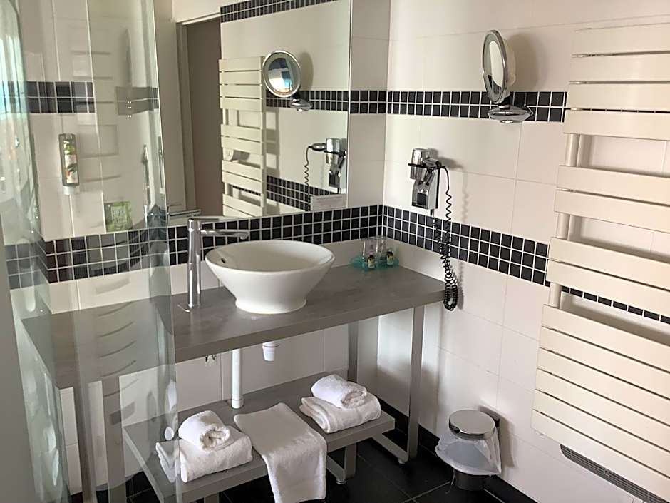 LOGIS HOTEL - La Petite Rade