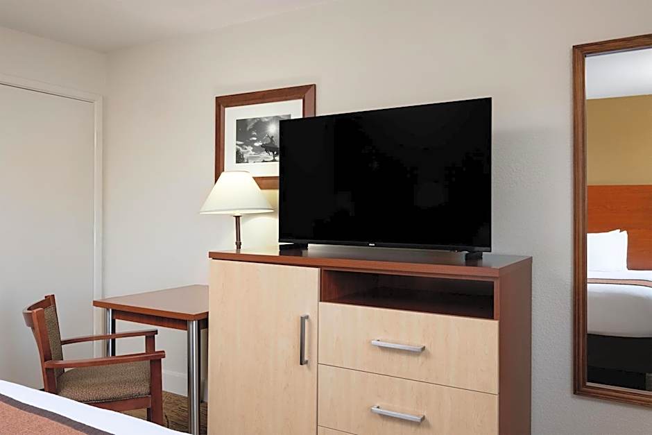 Best Western Discovery Inn