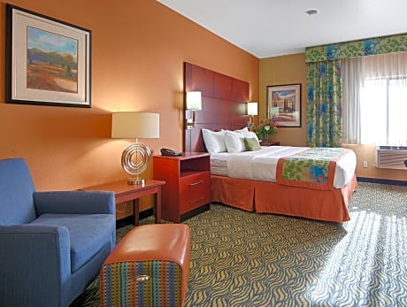 1 King Bed, Non-Smoking, Full Breakfast