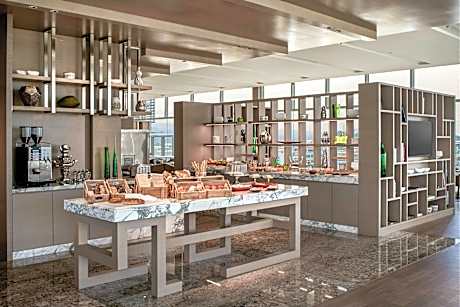 presidential suite, m club lounge access, suite, 1 king, sea view, balcony