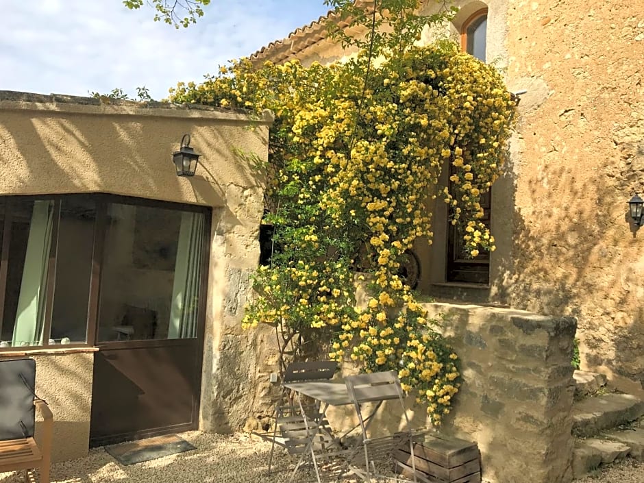 Bastide Bellugue Maison d'hôtes réseau Bienvenue à La Ferme à 3 minutes de Lourmarin