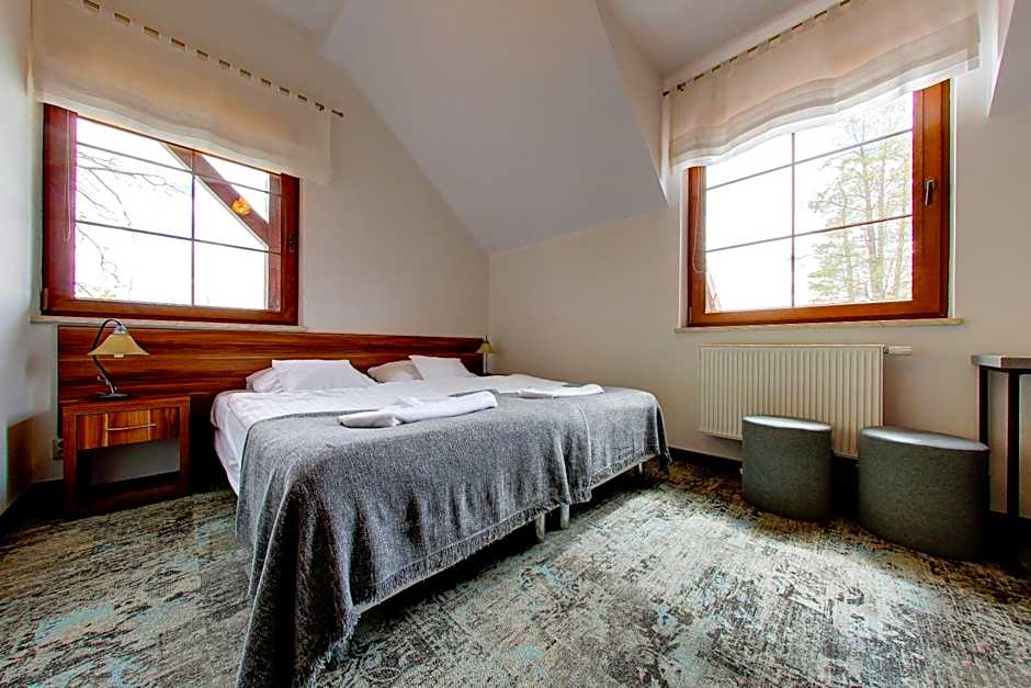 POD DEBEM Kompleks Zeglarsko-Rekreacyjny