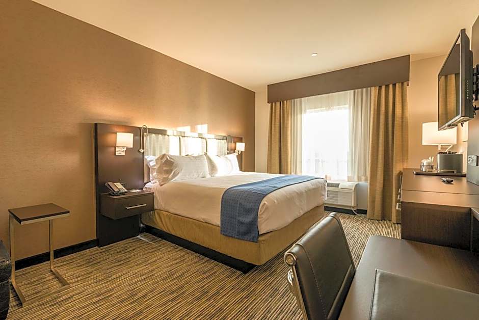 Photo 1 of 1 of 1 King Bed, Hearing Accessible