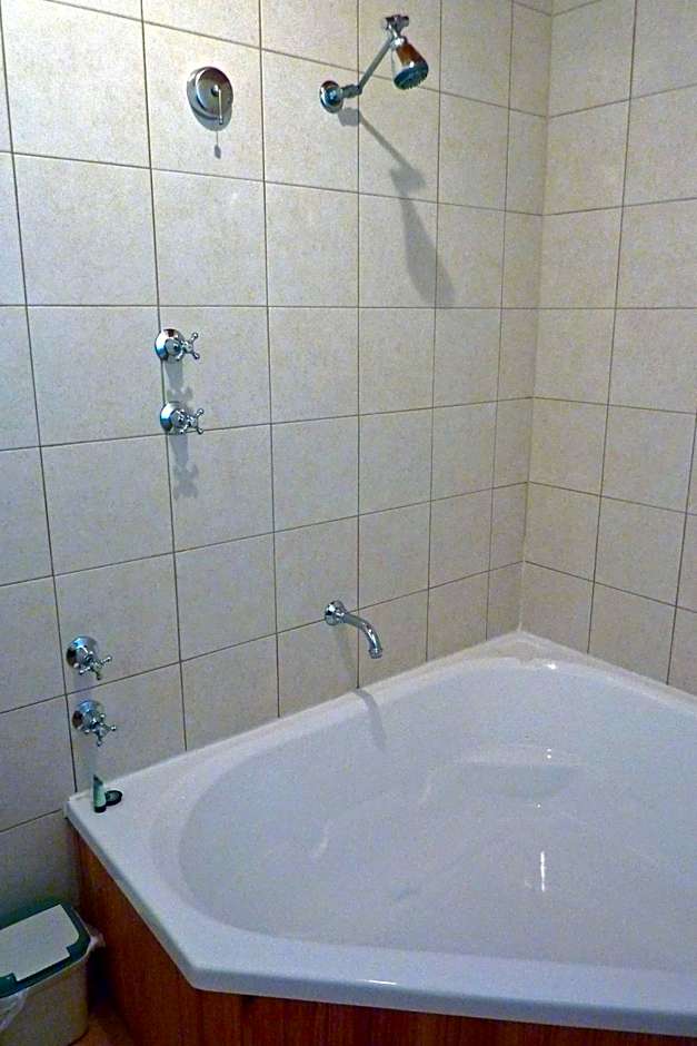 Coonawarra Place Motor Inn