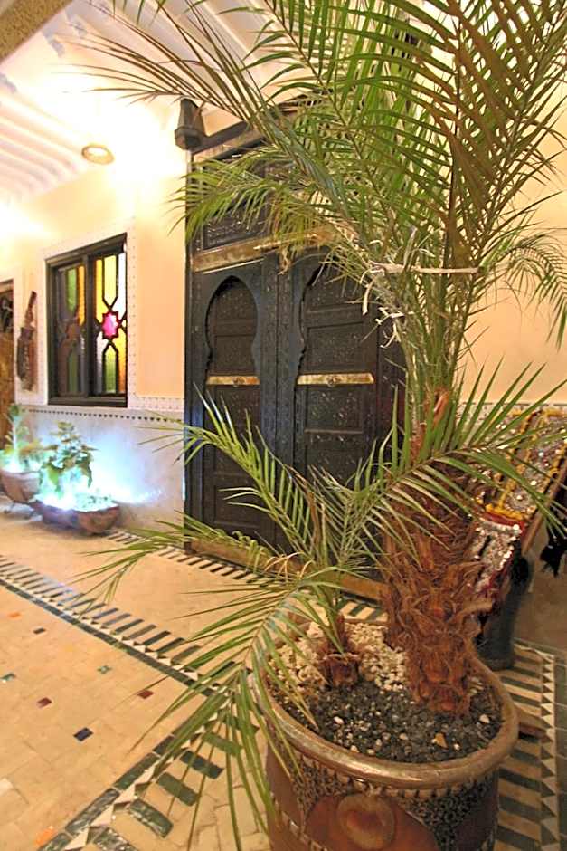 RIAD MAKENE MOUCHKILL