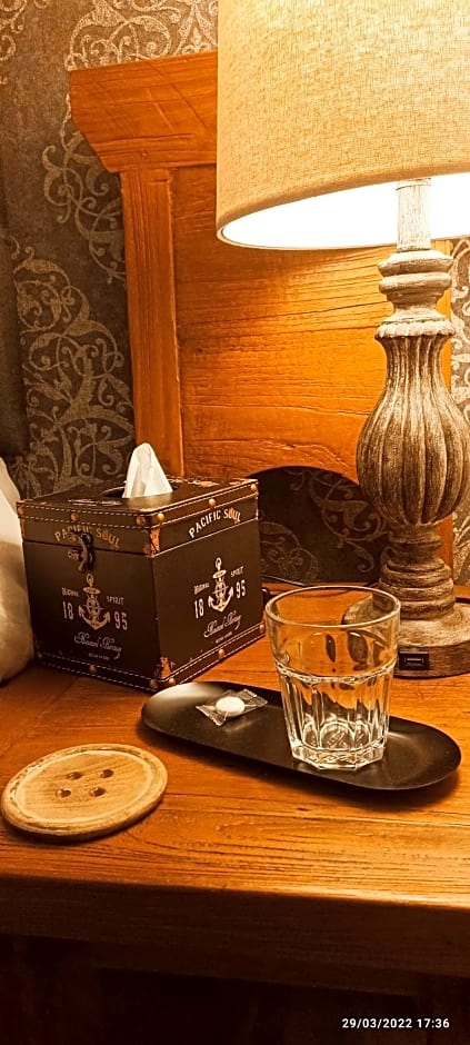 Outlander Boutique B&B King