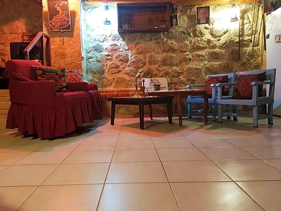 Antique guest house
