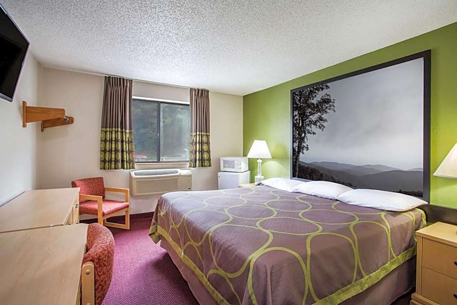 Super 8 by Wyndham Salem VA