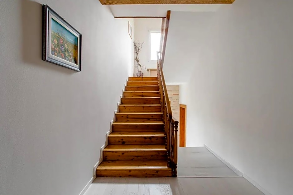 B&B Ernestine Family Home