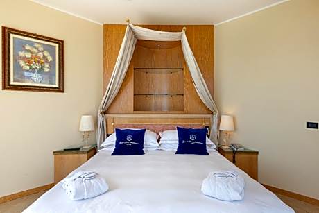 Executive Suite with Terrace